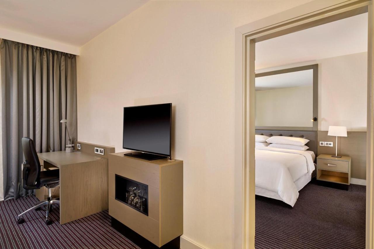 Sheraton Heathrow Hotel Hillingdon Bagian luar foto