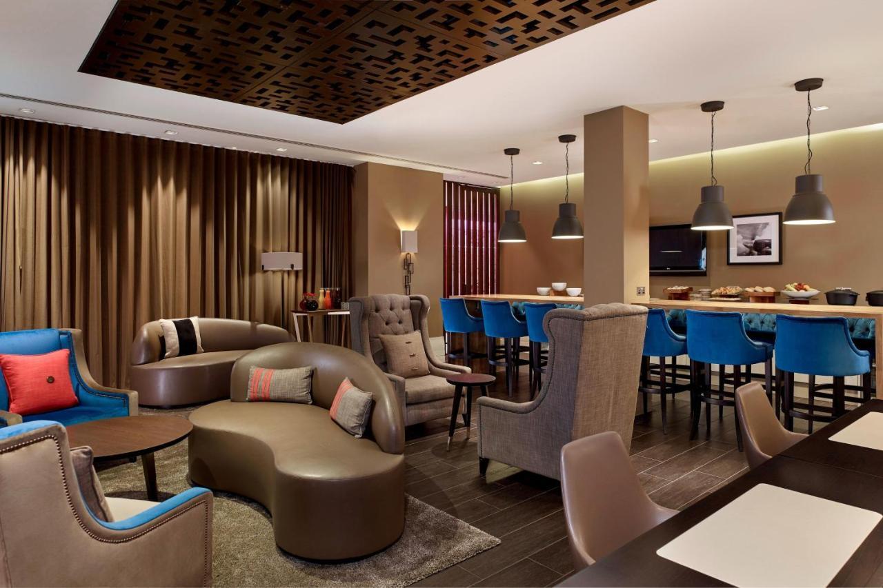 Sheraton Heathrow Hotel Hillingdon Bagian luar foto