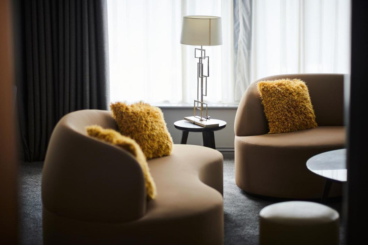 Sheraton Heathrow Hotel Hillingdon Bagian luar foto