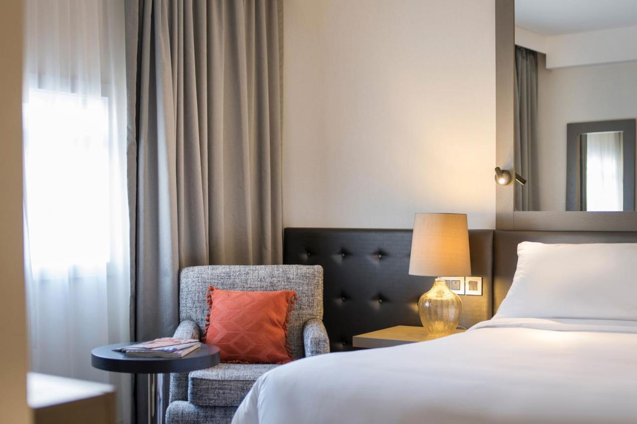 Sheraton Heathrow Hotel Hillingdon Bagian luar foto