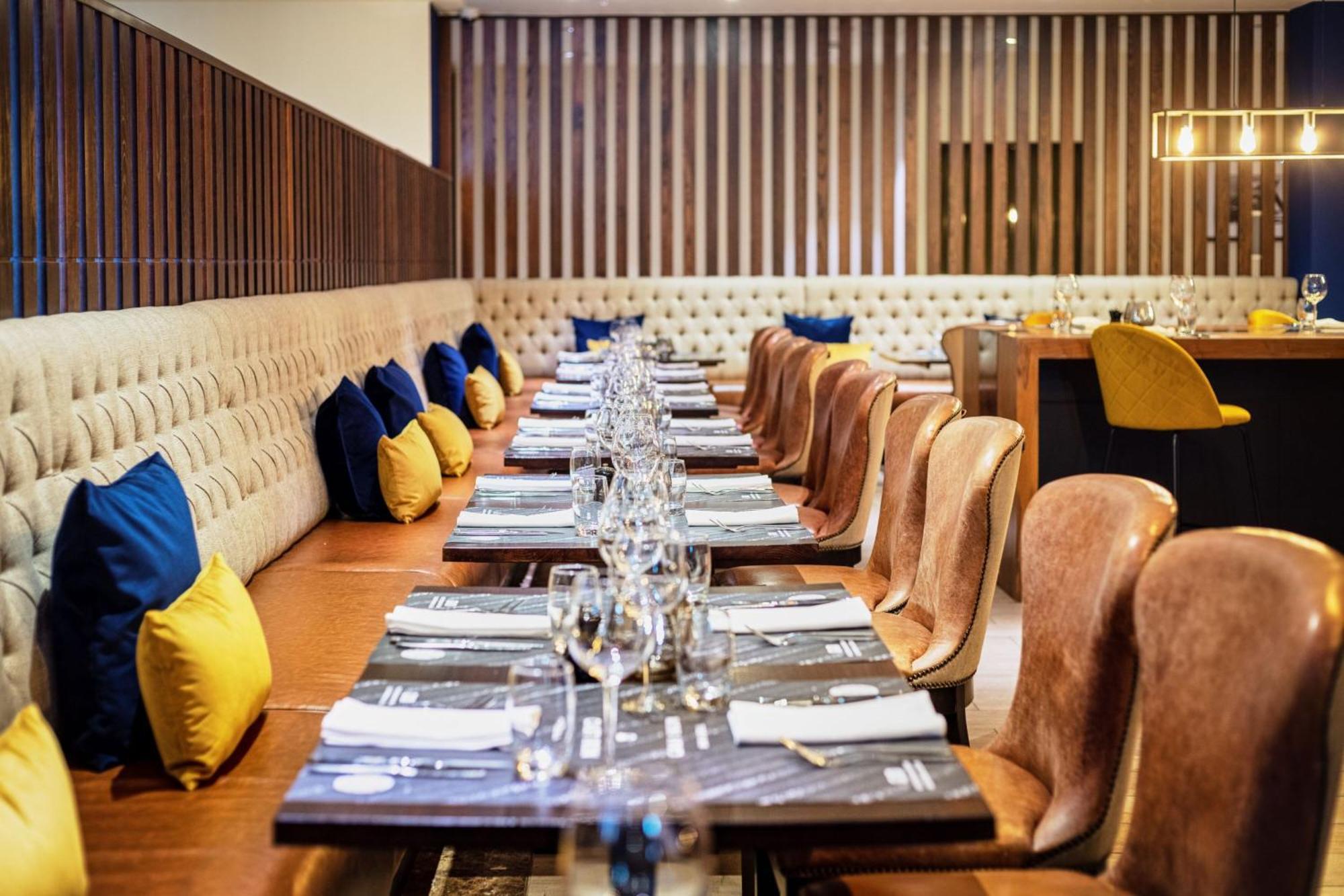 Sheraton Heathrow Hotel Hillingdon Bagian luar foto