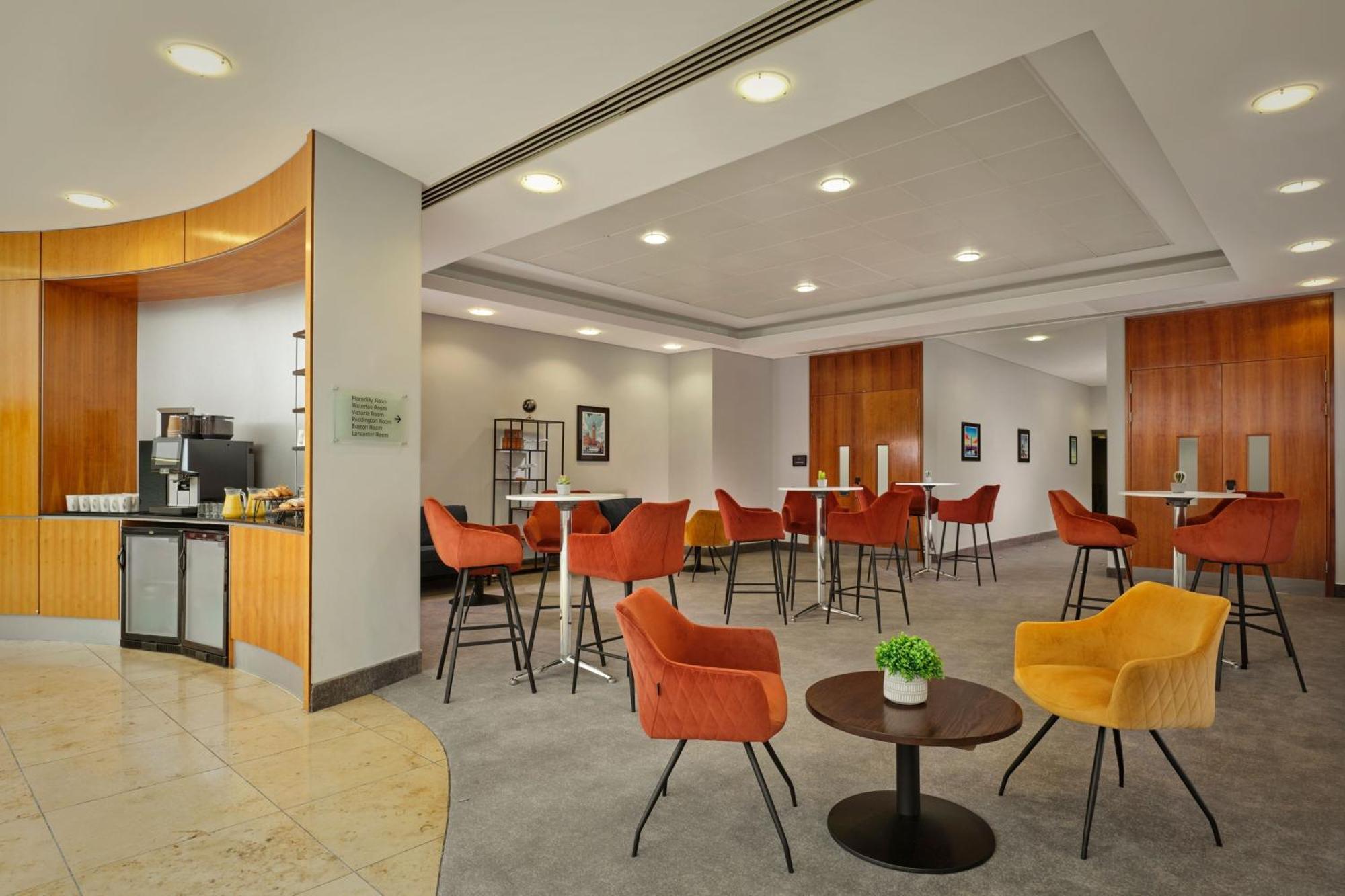 Sheraton Heathrow Hotel Hillingdon Bagian luar foto
