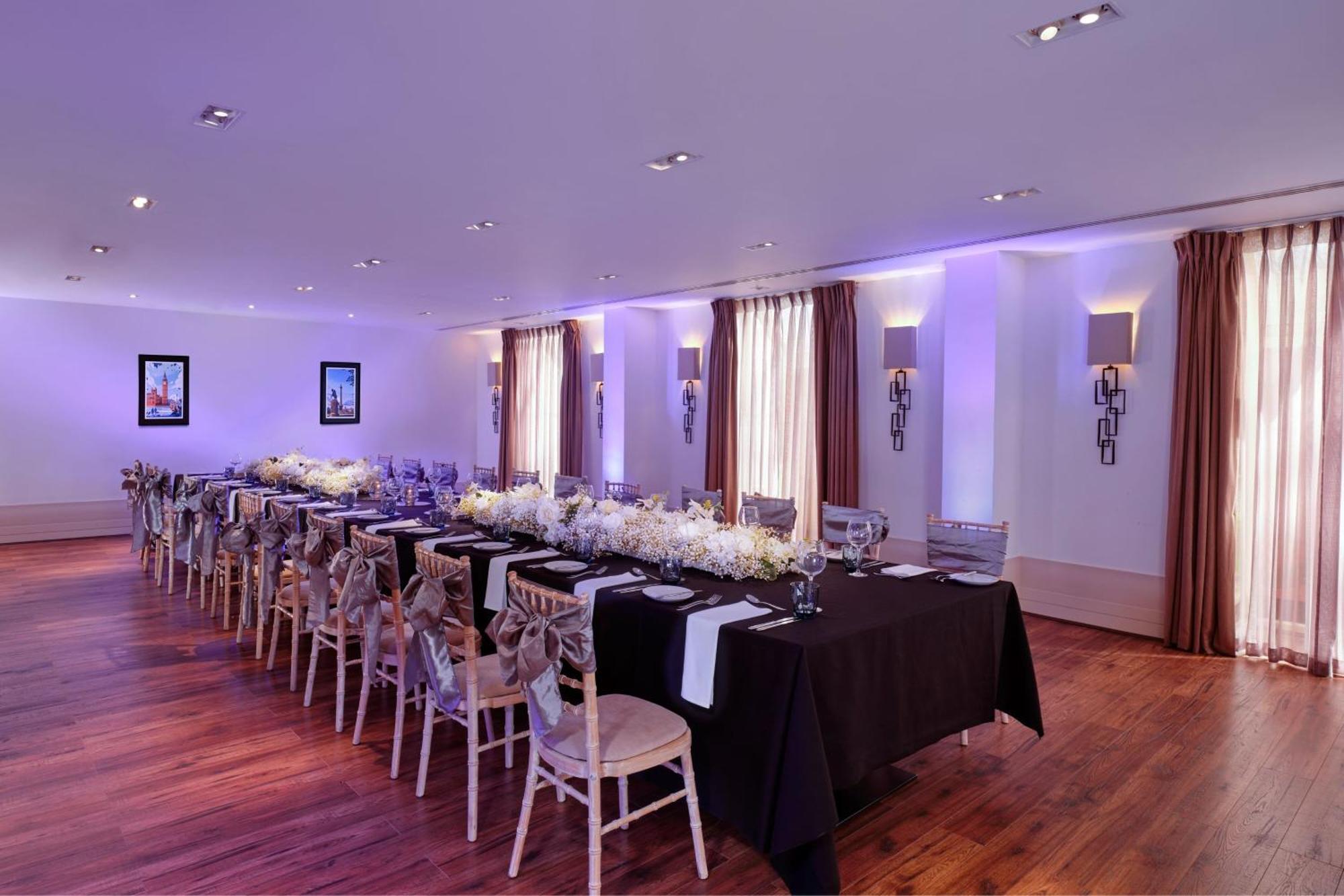 Sheraton Heathrow Hotel Hillingdon Bagian luar foto