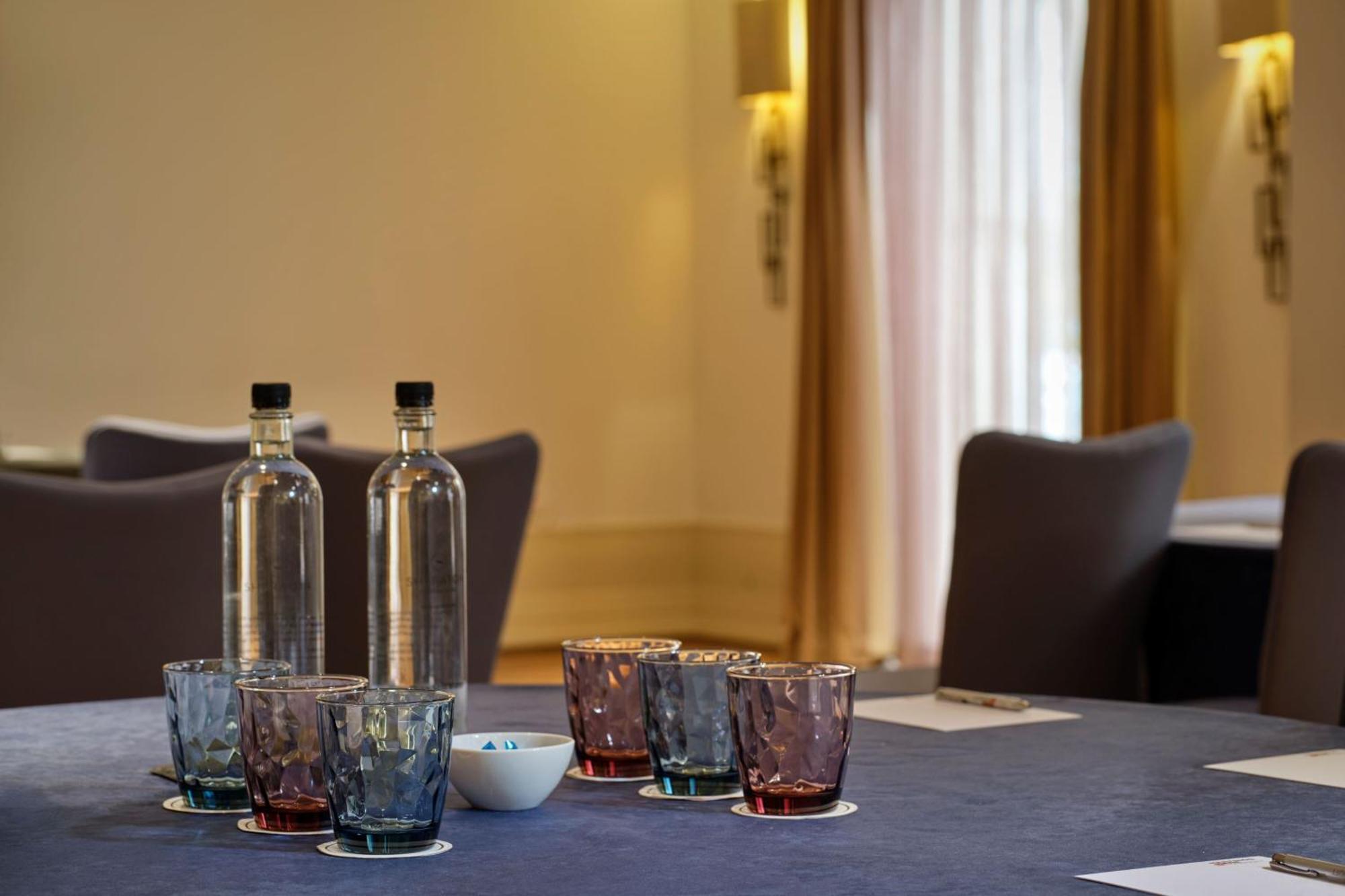 Sheraton Heathrow Hotel Hillingdon Bagian luar foto
