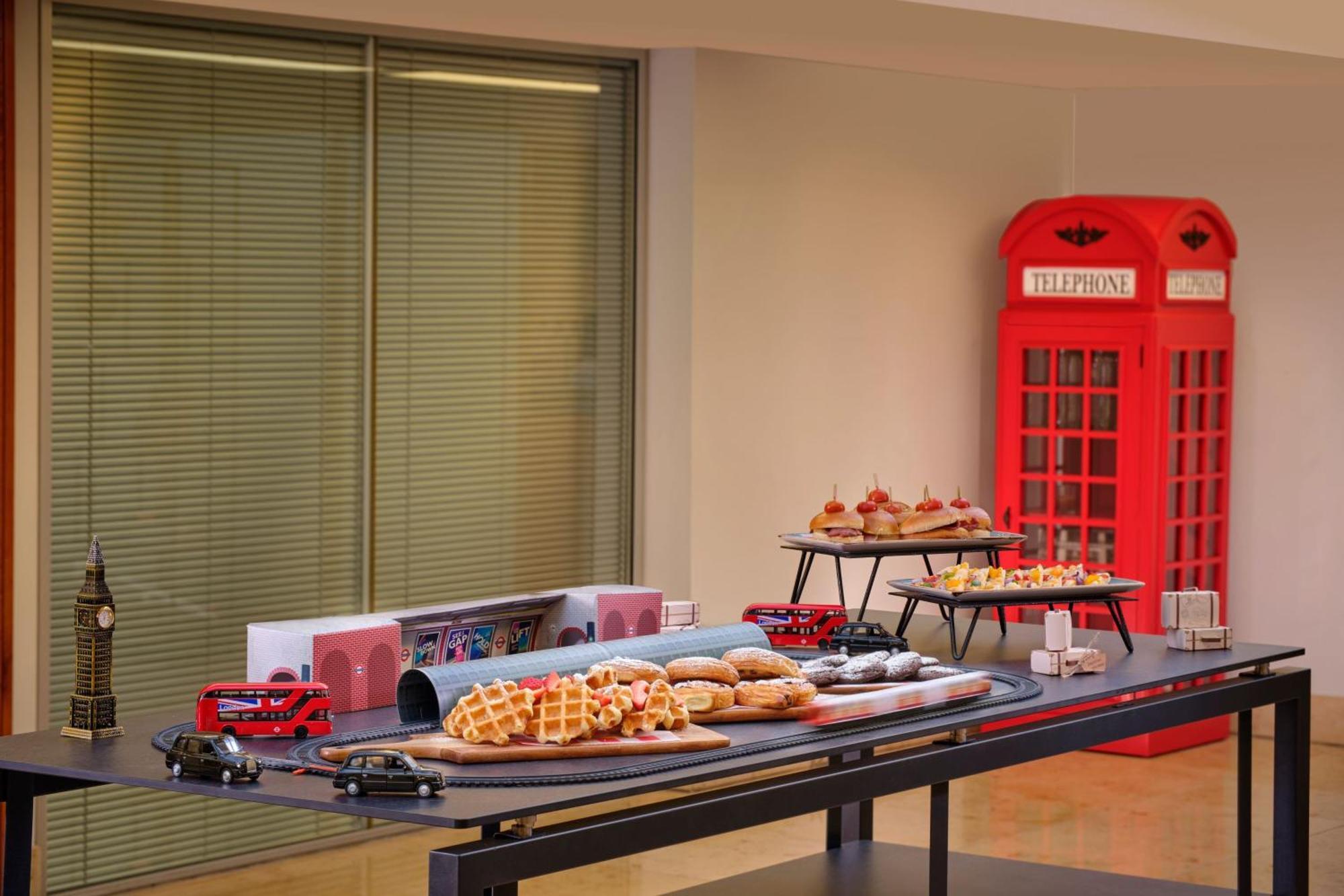 Sheraton Heathrow Hotel Hillingdon Bagian luar foto