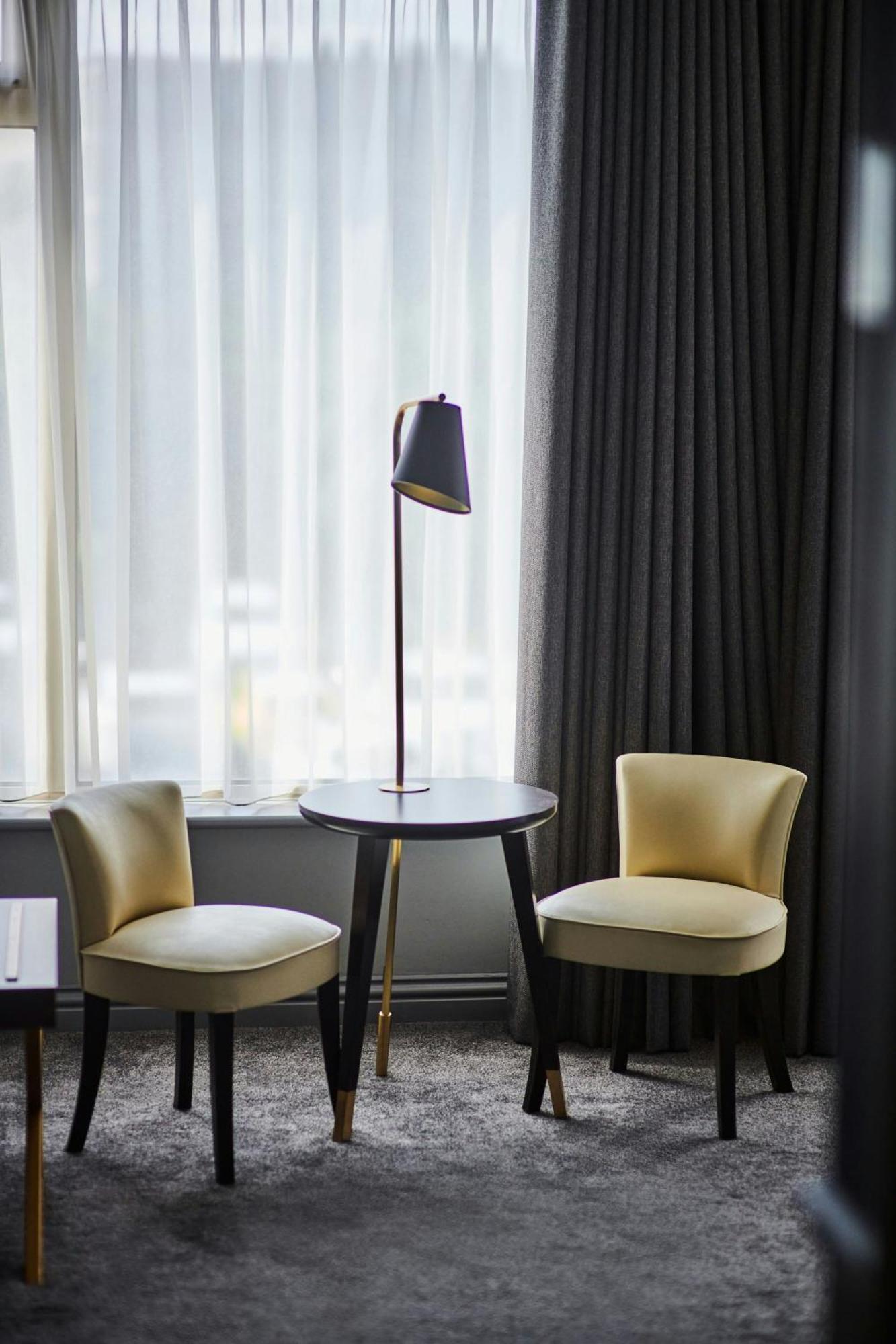 Sheraton Heathrow Hotel Hillingdon Bagian luar foto